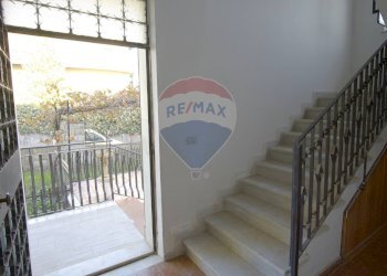 Scale - Villa Via Goffredo Mameli
 
44, Mascalucia - foto 15