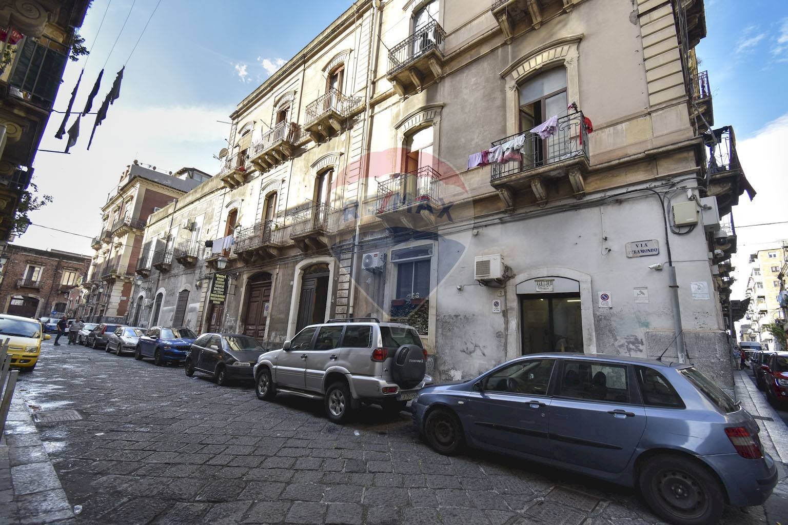 Edificio all\'aperto - Locale Commerciale Via Monsignore Ventimiglia
 
71/73, Catania - foto 2