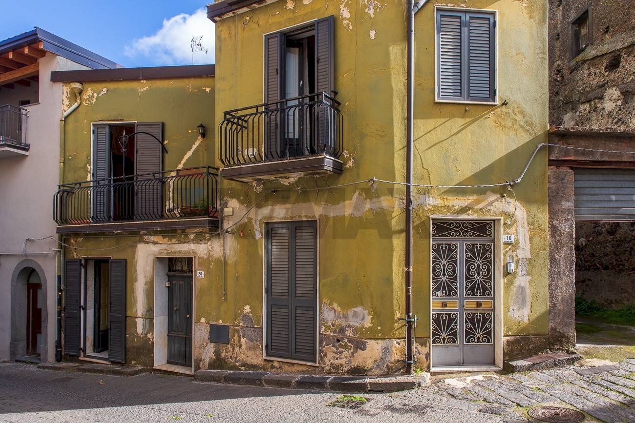 Casa all\'aperto - Casa indipendente Via Duca degli Abruzzi
 
20, Randazzo - foto 3