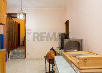 Hall / corridoio - Casa indipendente Via Duca degli Abruzzi
 
20, Randazzo - foto 18