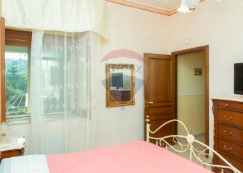 Camera / camera da letto - Quadrilocale Via Molise
 
14, Acireale - foto 7