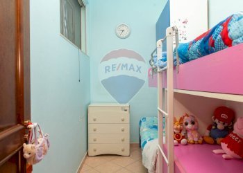 Camera / camera da letto - Quadrilocale Via Molise
 
14, Acireale - foto 8