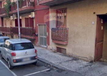 Edificio all\'aperto - Box via croce
 
81, Aci Catena - foto 3