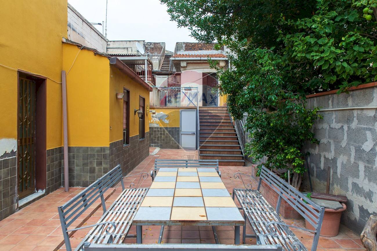 Terrazza - Independent house Via XXXI Maggio
 
50, Catania - photo 2