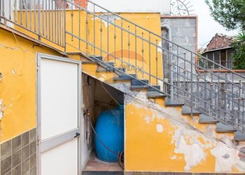 Scale - Casa indipendente Via XXXI Maggio
 
50, Catania - foto 11