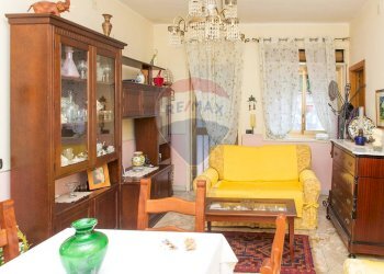 Sala da pranzo - Casa indipendente Via XXXI Maggio
 
50, Catania - foto 21