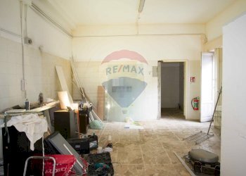 Hall / corridoio - Shop Via scala Sant'Anna
 
18-20-24-26, Aci Catena - photo 3