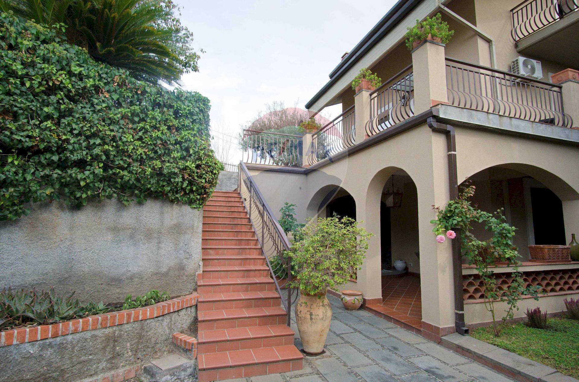 Casa all\'aperto - Villa Via San Gregorio
5, Sant'Agata Li Battiati - foto 3