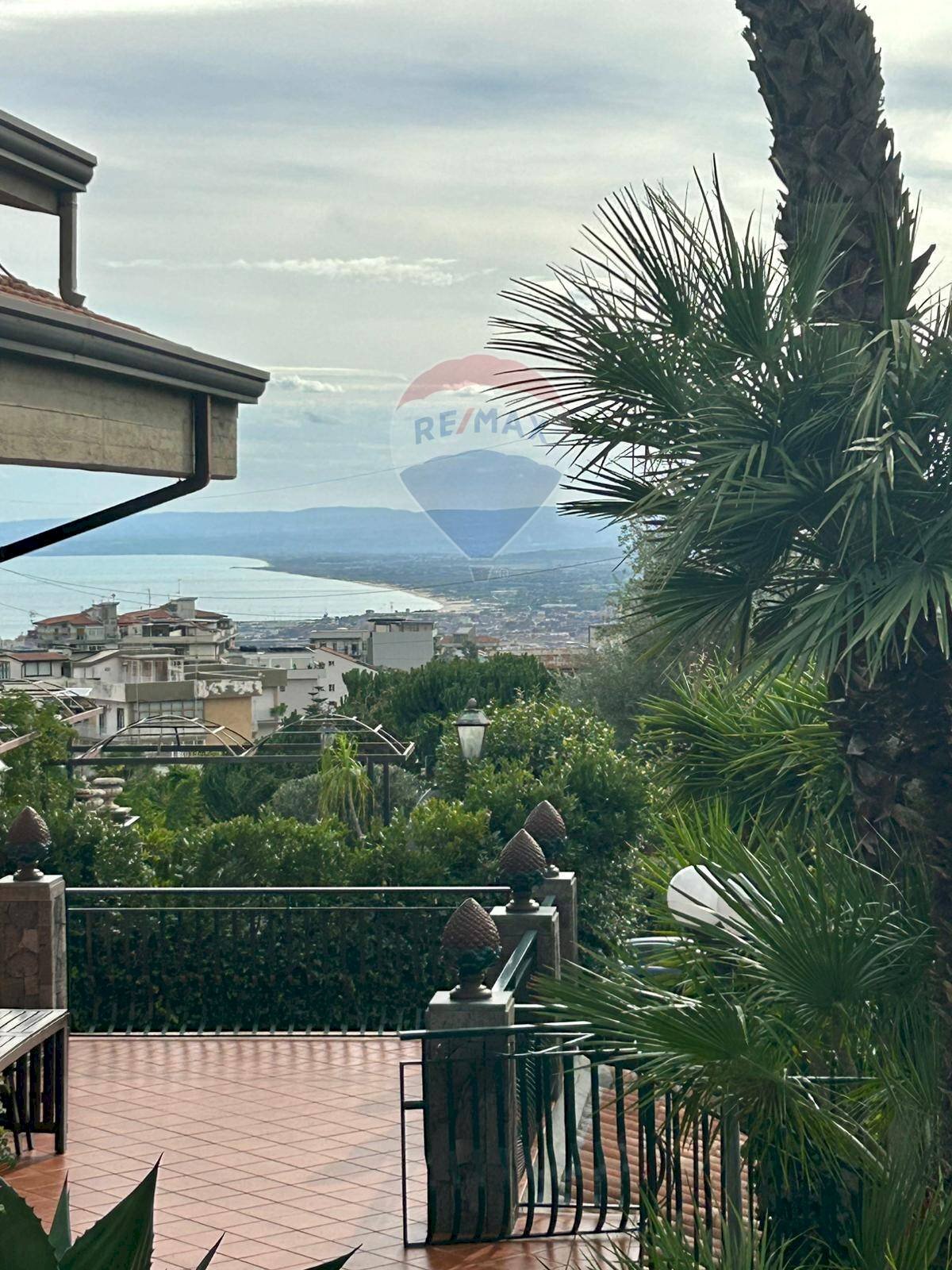 Edificio all\'aperto - Villa Via San Gregorio
5, Sant'Agata Li Battiati - foto 2