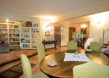 Sala da pranzo - Villa Via San Gregorio
 
5, Sant'Agata Li Battiati - foto 6