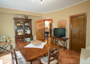 Sala da pranzo - Villa Via San Gregorio
 
5, Sant'Agata Li Battiati - foto 14