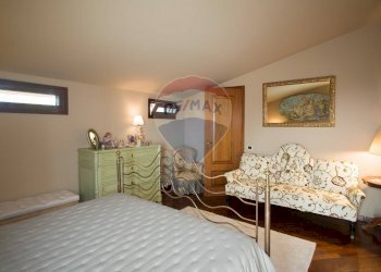 Camera / camera da letto - Villa Via San Gregorio
 
5, Sant'Agata Li Battiati - foto 27