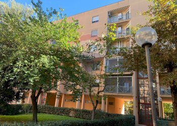 Edificio all\'aperto - Quadrilocale Via Ramiro Fabiani
 
100, Roma - foto 8