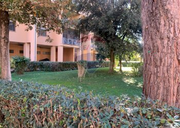 Giardino - Quadrilocale Via Ramiro Fabiani
 
100, Roma - foto 43