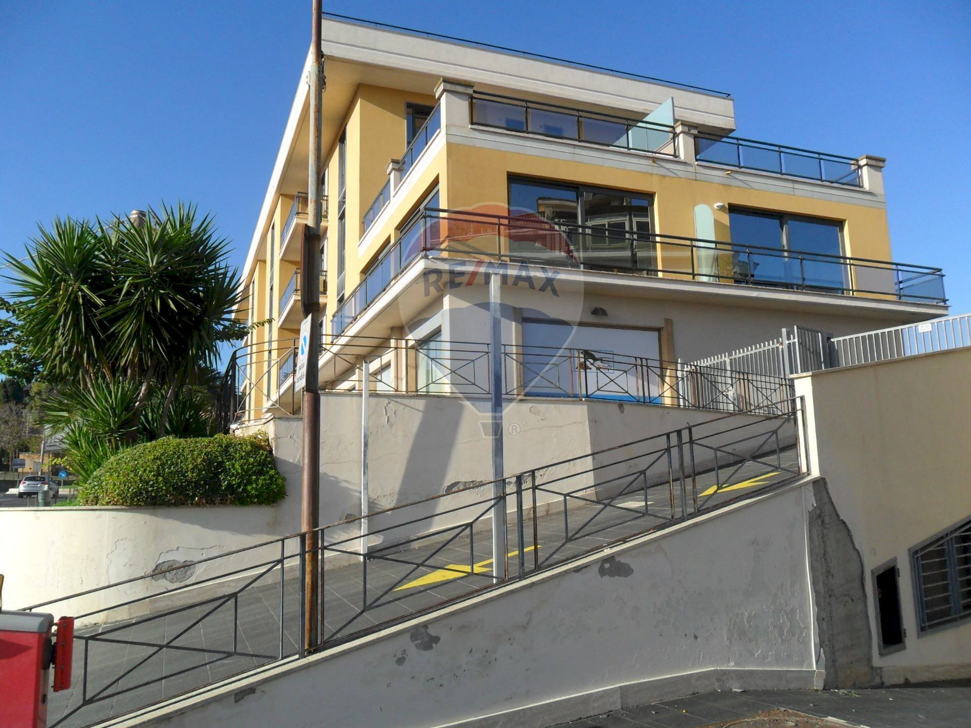 Edificio all\'aperto - Four-room apartment Viale della Regione
 
232, Caltanissetta - photo 1