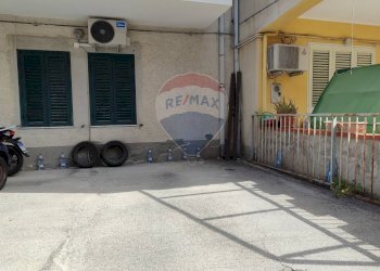 Terrazza - Quadrilocale Via Cesare Battisti
 
232, Furci Siculo - foto 33