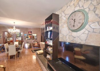 Sala da pranzo - Appartamento VIA VITTORIO EMANUELE II
 
94, Belpasso - foto 29