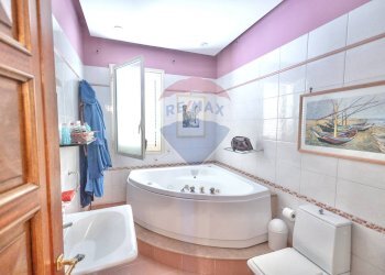 Bagno - Appartamento VIA VITTORIO EMANUELE II
 
94, Belpasso - foto 35