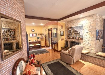 Soggiorno - Appartamento VIA VITTORIO EMANUELE II
 
94, Belpasso - foto 36