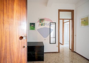 Hall / corridoio - Bilocale Viale Umberto I
 
5, Boretto - foto 2