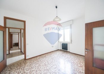 Stanza vuota - Bilocale Viale Umberto I
 
5, Boretto - foto 7