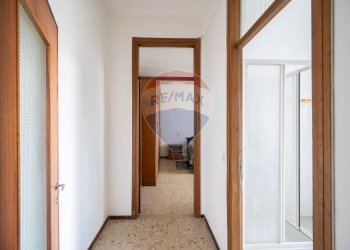 Hall / corridoio - Bilocale Viale Umberto I
 
5, Boretto - foto 14