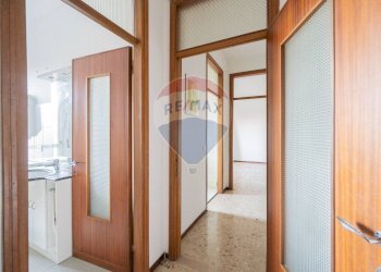 Hall / corridoio - Bilocale Viale Umberto I
 
5, Boretto - foto 22