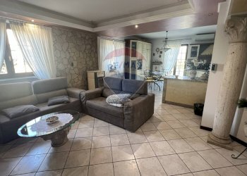 Sala da pranzo - Quadrilocale via Bartolomeo Colleoni
 
114, Urgnano - foto 1