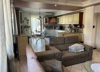 Sala da pranzo - Quadrilocale via Bartolomeo Colleoni
 
114, Urgnano - foto 4