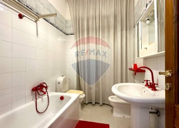 Bagno - Bilocale via Montegrappa
 
15, Sassari - foto 10