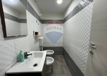 Bagno - Negozio Via Napoli
 
136, Napoli - foto 13