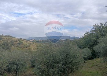 Vista delle montagne - Terreno agricolo VIA SOLACCIANO
 
SNC, Minturno - foto 3