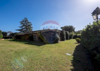 Giardino - Casa semi indipendente Via Veientana
257 a, Roma - foto 32