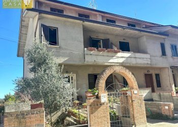 Foto 1 - Villa a Schiera Via De Briitis, Campli - foto 1