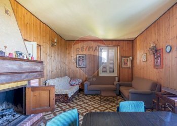 Sala da pranzo - Trilocale via Torre
 
248, Torrevecchia Teatina - foto 3