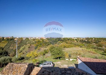 Edificio all\'aperto - Trilocale via Torre
 
248, Torrevecchia Teatina - foto 12