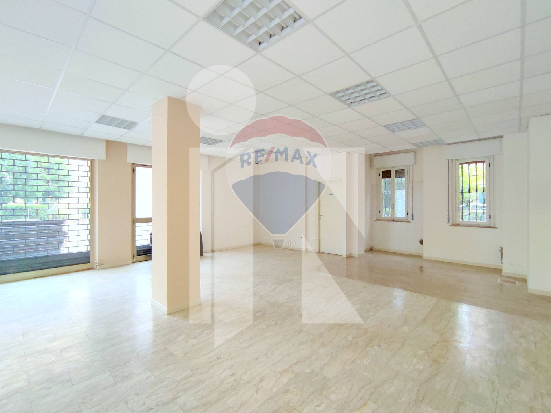 Stanza vuota - Negozio Mantova - foto 3