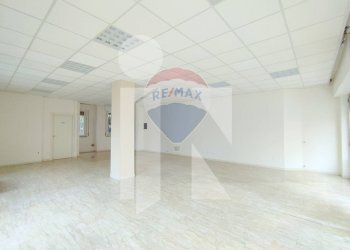 Stanza vuota - Negozio Mantova - foto 4