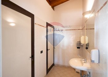 Bagno - Locale Commerciale Castel Goffredo - foto 18