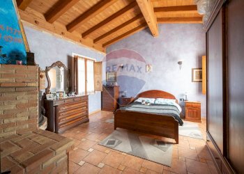 Camera / camera da letto - Locale Commerciale Castel Goffredo - foto 39