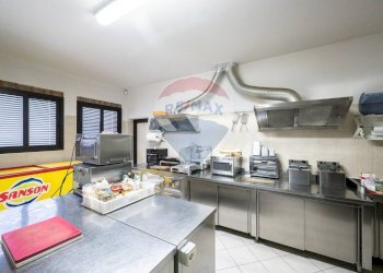 Cucina - Attività Commerciale Castel Goffredo - foto 26