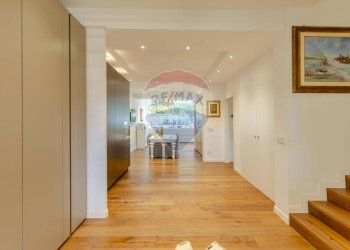 Hall / corridoio - Villa Corso Alcide De Gasperi
 
513E, Bari - foto 4