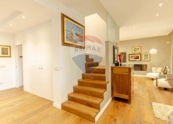 Scale - Villa Corso Alcide De Gasperi
 
513E, Bari - foto 9