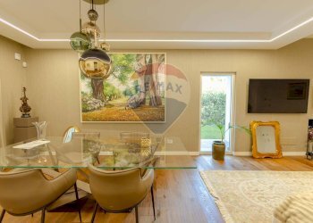 Sala da pranzo - Villa Corso Alcide De Gasperi
 
513E, Bari - foto 12