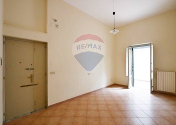 Stanza vuota - Trilocale Via Guglielmo Marconi
 
15, Triggiano - foto 2