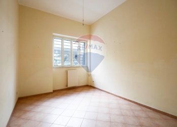 Stanza vuota - Trilocale Via Guglielmo Marconi
 
15, Triggiano - foto 11