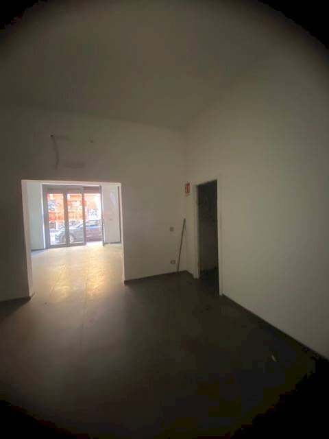 Foto 1 - Locale Commerciale via cavour
 
8, Ventimiglia - foto 1