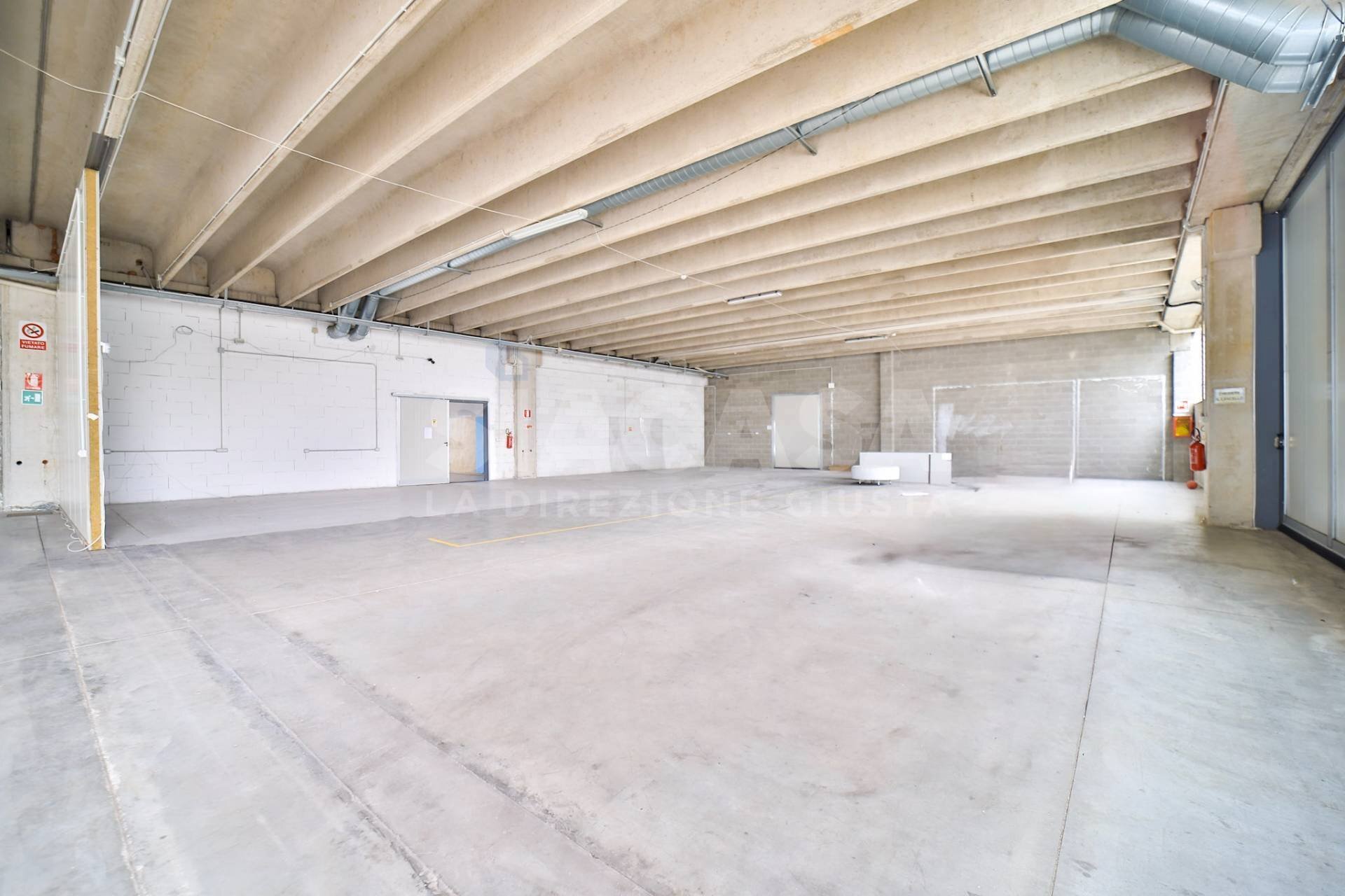 Foto 1 - Shop Liscate - photo 1