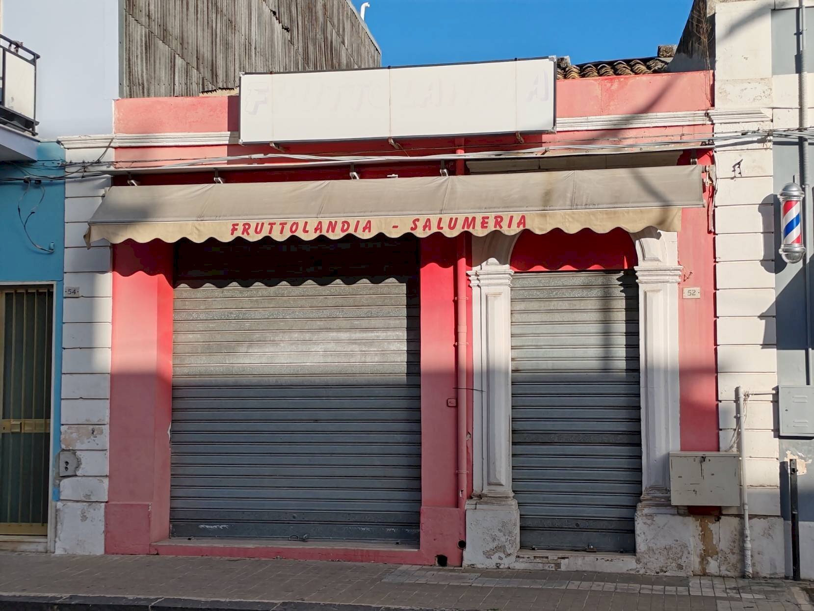 Foto 1 - Commercial Activity VIALE VITTORIO VENETO
 
52, Floridia - photo 1