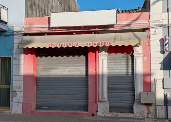 Foto 1 - Commercial Activity VIALE VITTORIO VENETO
 
52, Floridia - photo 1